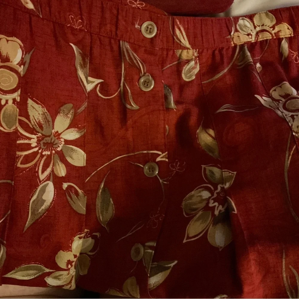 Vintage-Inspired Red Floral A-Line Skirt - Picture 5 of 6